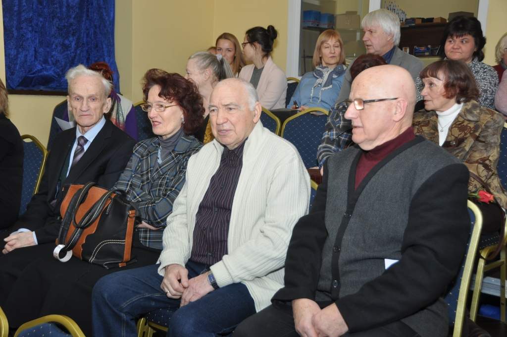 FOTO: Ar īpašu izrādi piemin dzejnieku Olafu Gūtmani