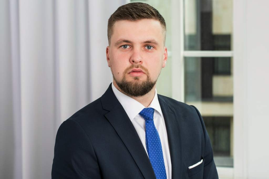 Skaidras naudas darījumu griesti ir tikai Latvijā