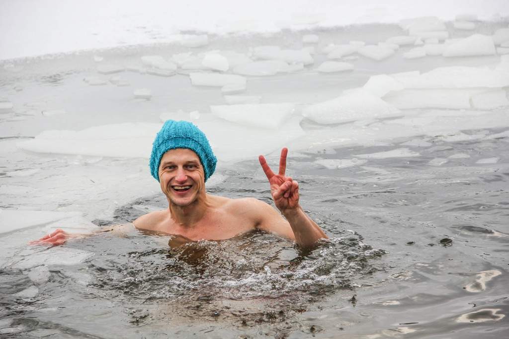 Ziemas peldēšanas sacensībām pieteicies rekordliels skaits dalībnieku