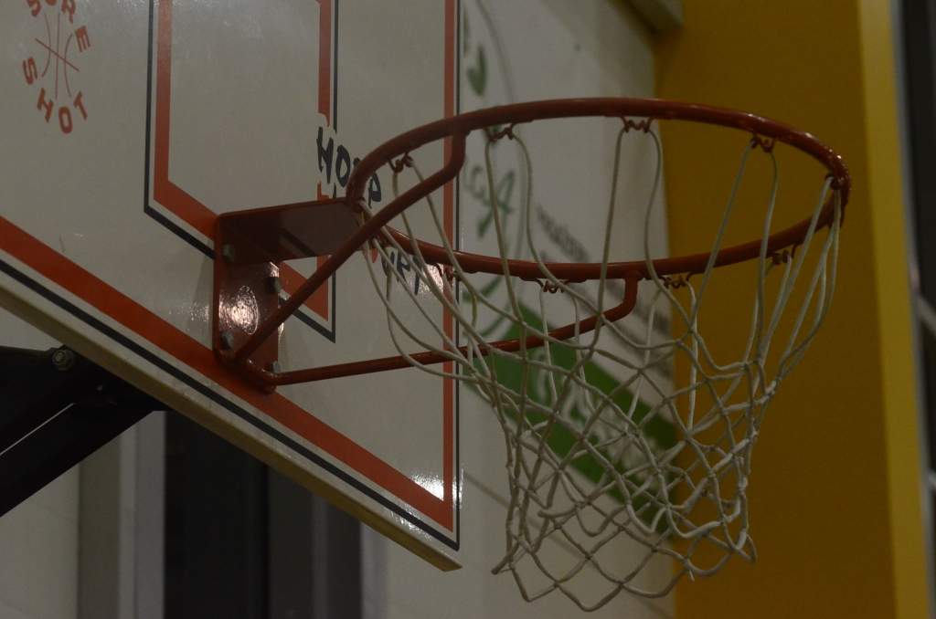 "Kalvene" un "Apriķi" uzvar Aizputes novada čempionāta basketbolā spēlēs