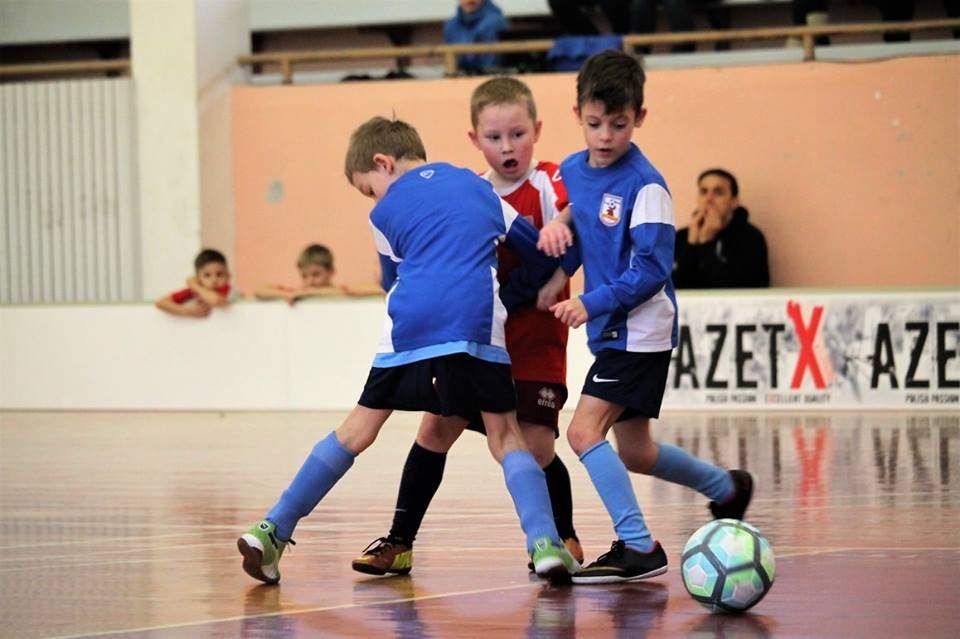 FOTO: "Grobiņas SC" futbolisti izcīna "Vaiņodes kausu"