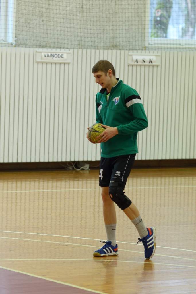 FOTO: "Vaiņodes" handbolisti virslīgas spēlē uzvar ASK/LSPA