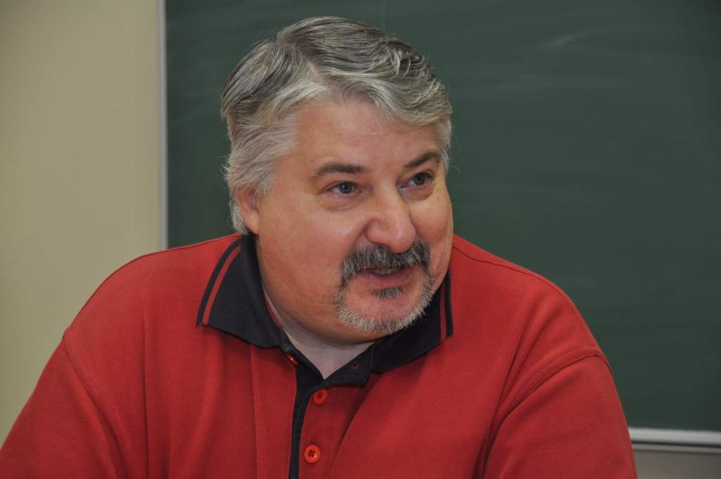 Politika, deputāti, vēlētāji, sargsuņi un absolūtā vara