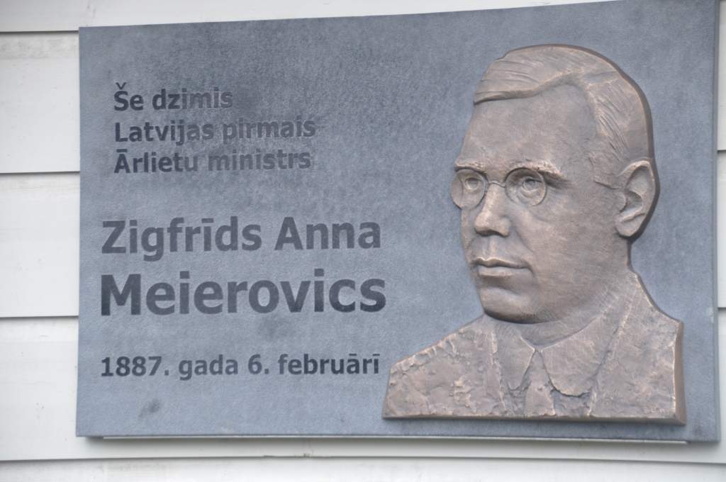 Godina valstsvīra dzimto vietu