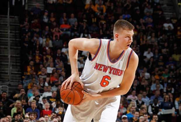 Porziņģis pirmoreiz NBA spēli uzsāk centra pozīcijā; ''Knicks'' zaudē ceturtajā cīņā pēc kārtas