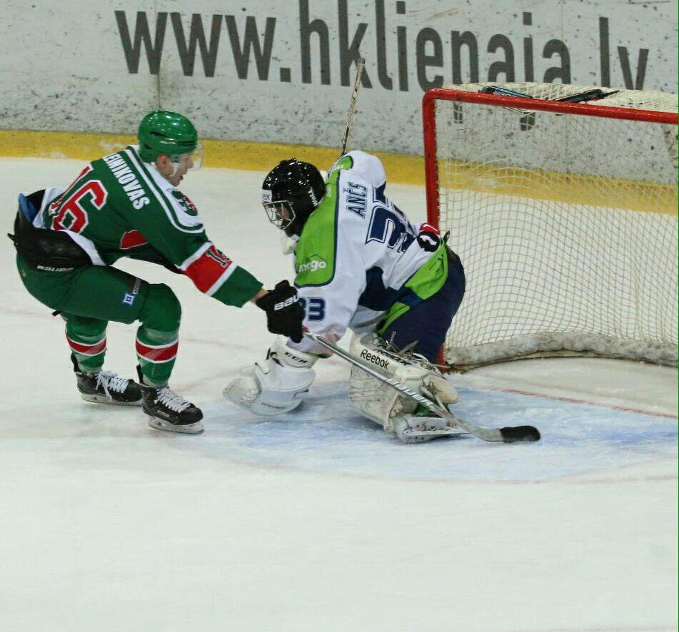 "Liepājas" hokejisti rezultatīvā virslīgas mačā uzvar kopvērtējuma līderi "Mogo"
