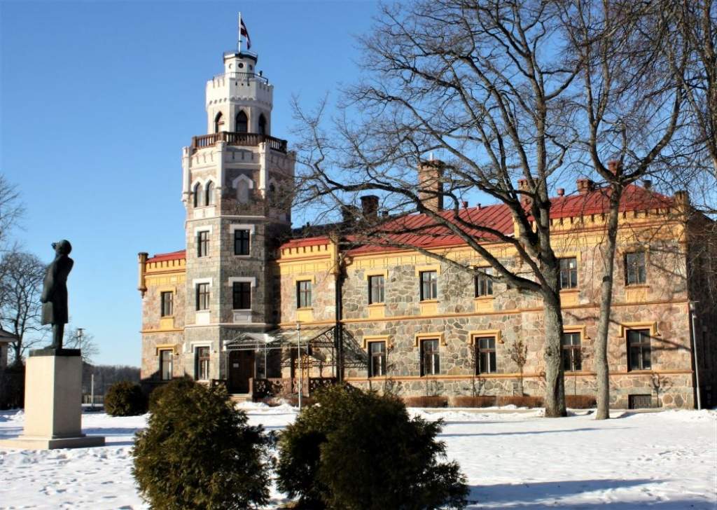 Uzsākta vērienīga vēsturiskā Siguldas pils kompleksa rekonstrukcija