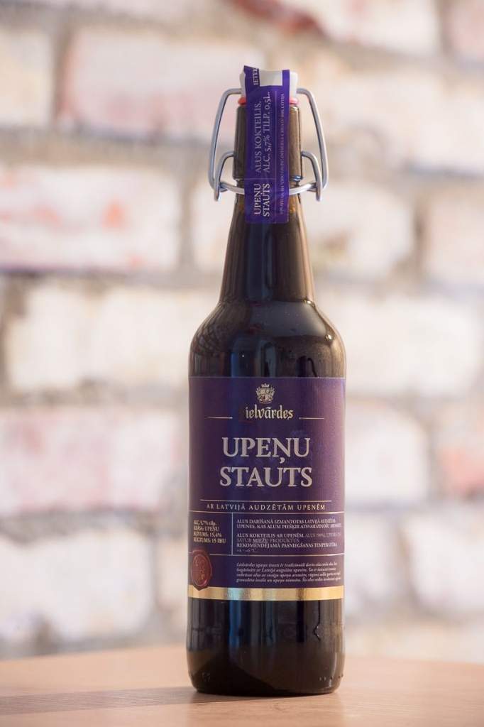 Alus «sadraudzējies» ar upenēm