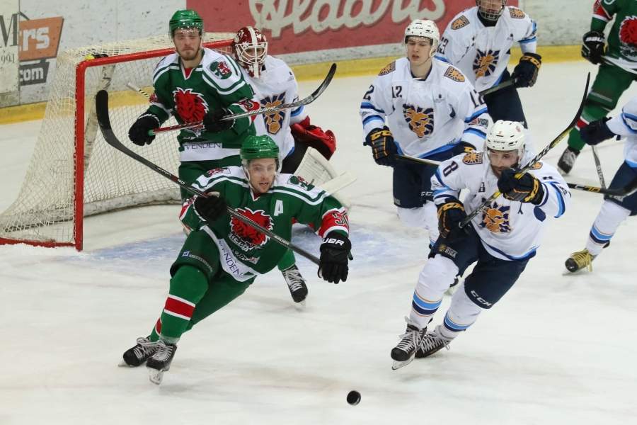 "Liepājas" hokejisti pēdējā periodā nodrošina uzvaru pret sīksto "Rīgu"