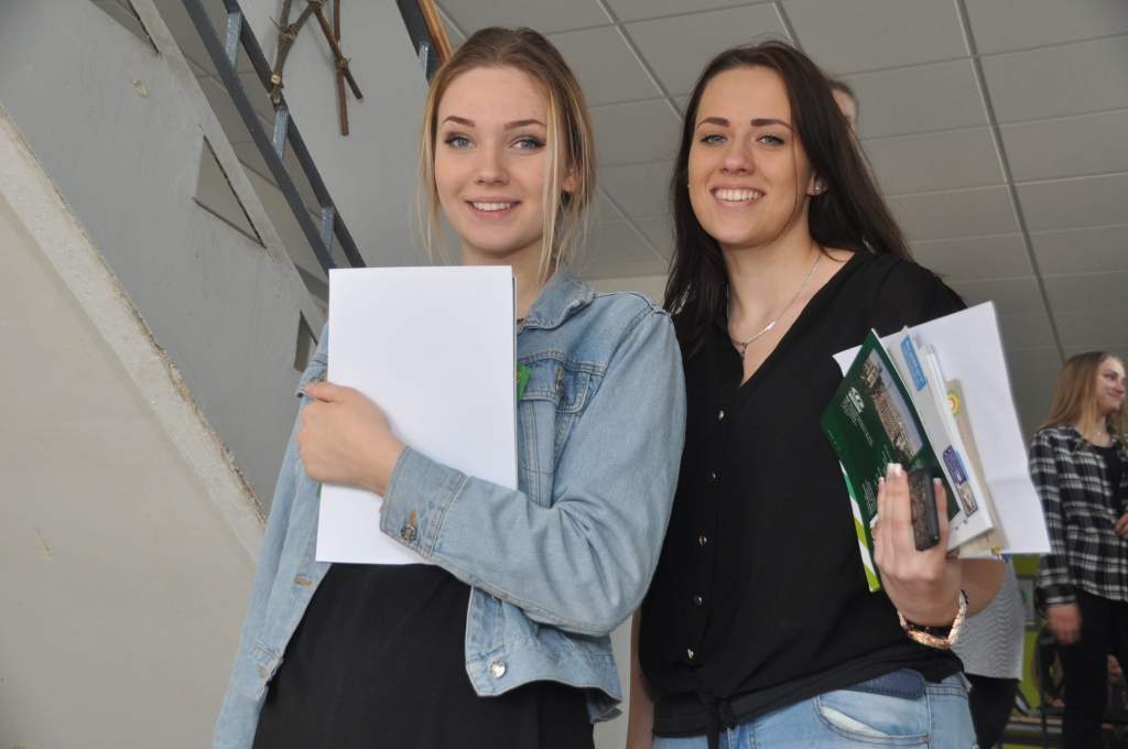 FOTO: Izstādē ''Skola Skolā 2017'' jaunieši iepazīst nākotnes iespējas