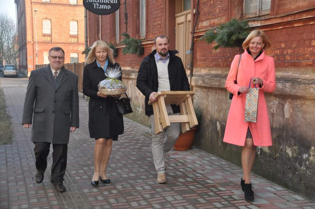 FOTO: Atklāj Liepājas biznesa inkubatoru