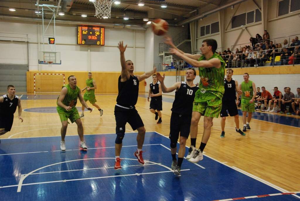 FOTO: "Bārtas" basketbolisti kļūst par Grobiņas novada čempioniem