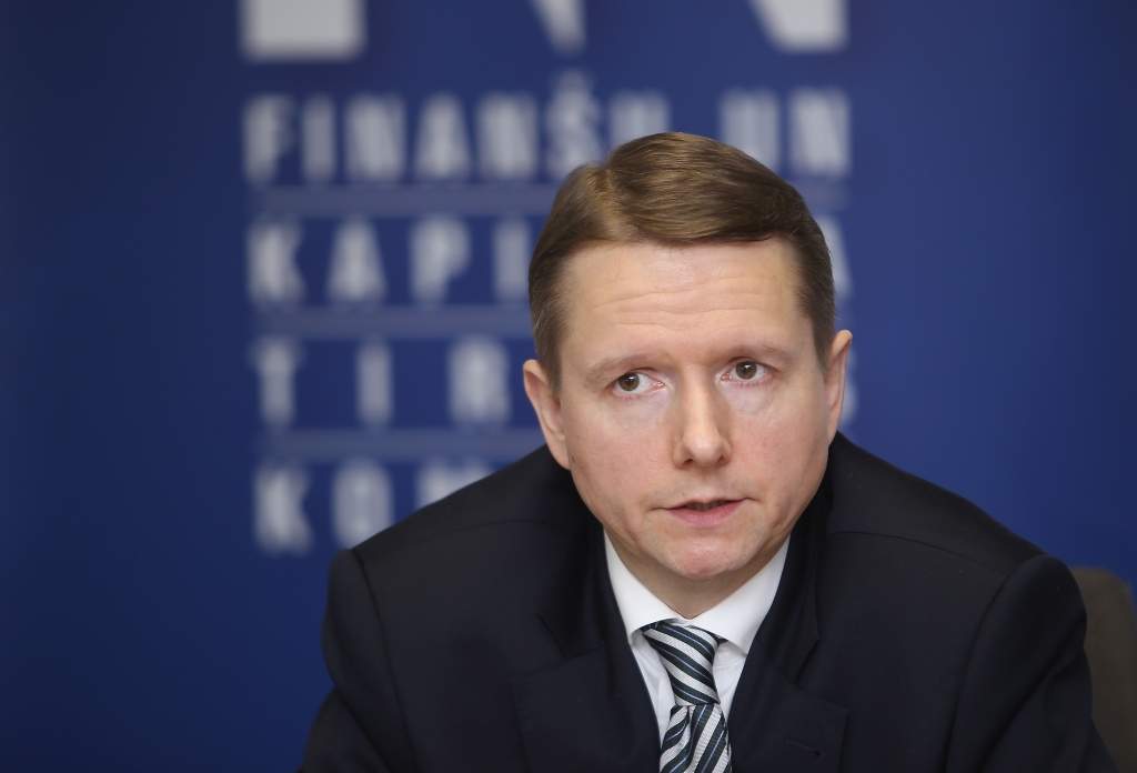 Par 3,3 miljardiem eiro sarucis ārvalstu klientu noguldījumu apmērs bankās