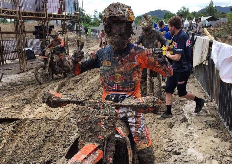 Neveiksme pirmā brauciena beigās Jonasam maksā uzvaru PČ posma sacensībās; otro braucienu aptur