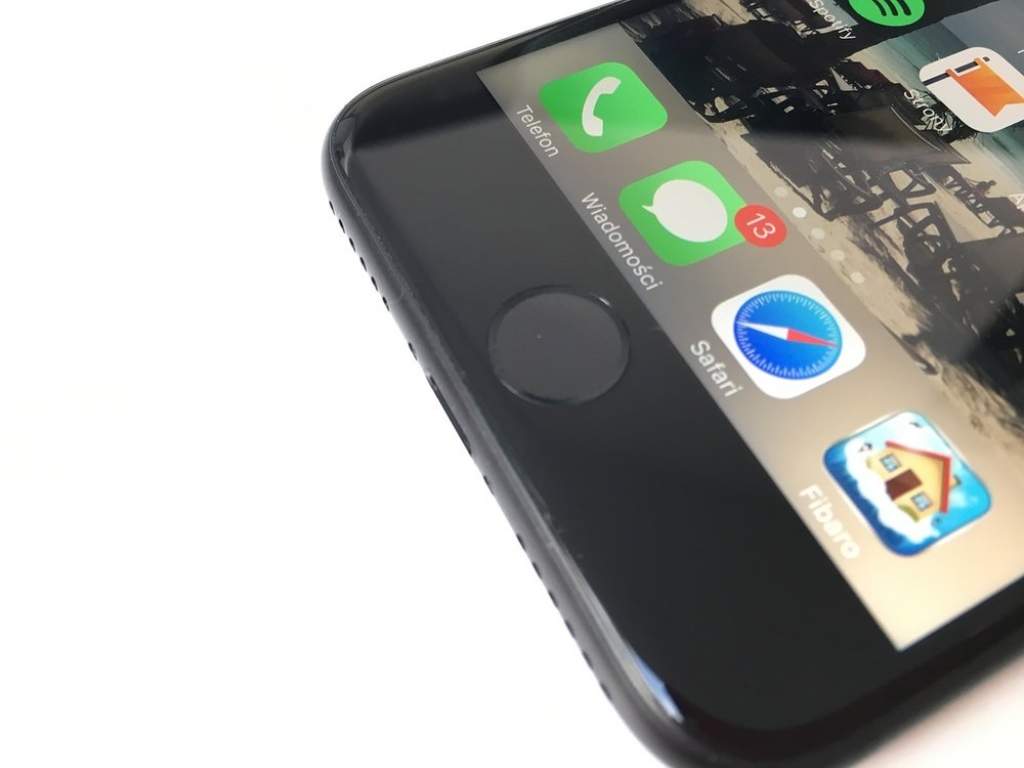 Jaunais iPhone 8 varētu aizkavēties par vairākiem mēnešiem