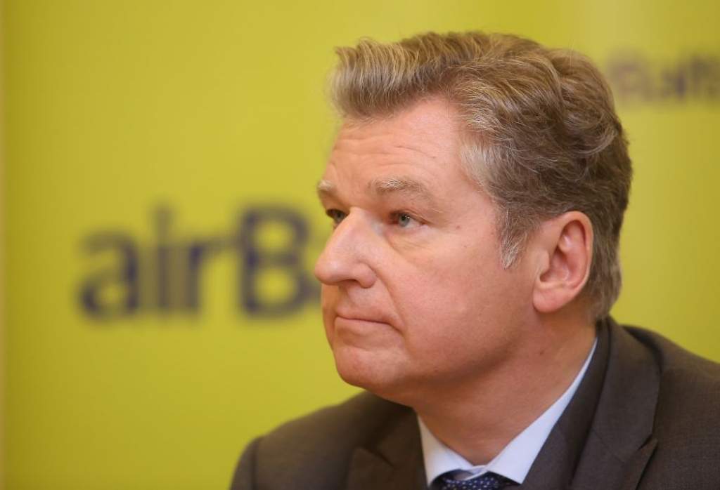 Raidījums: Montāgam-Girmesam piederošās airBaltic akcijas nonāks Dānijas uzņēmēja īpašumā