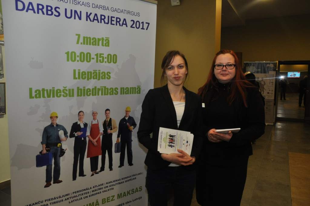 FOTO: Darba meklētāji pulcējas Liepājā