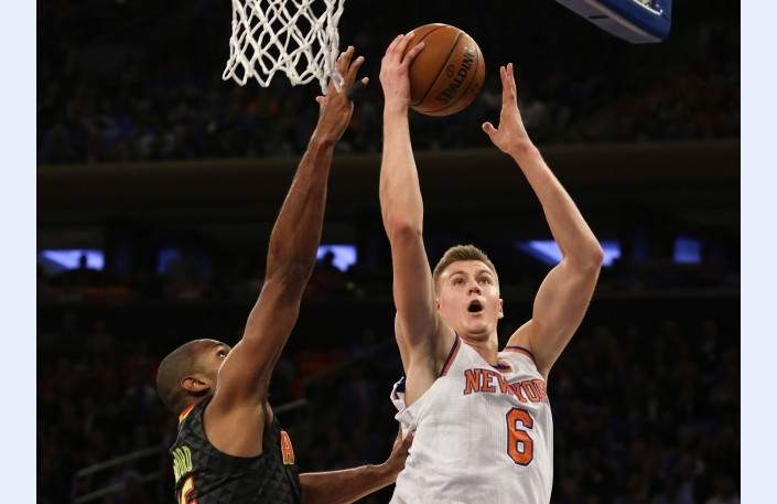 Porziņģim 14 gūti punkti ''Knicks'' rezervistu izcīnītā uzvarā pār ''Magic'' basketbolistiem