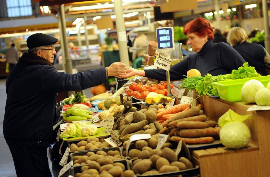 Kurās preču grupās cenas gada laikā augušas visstraujāk?