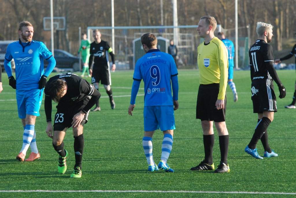 FOTO: "Liepājas" futbolisti jauno sezonu sāk ar zaudējumu