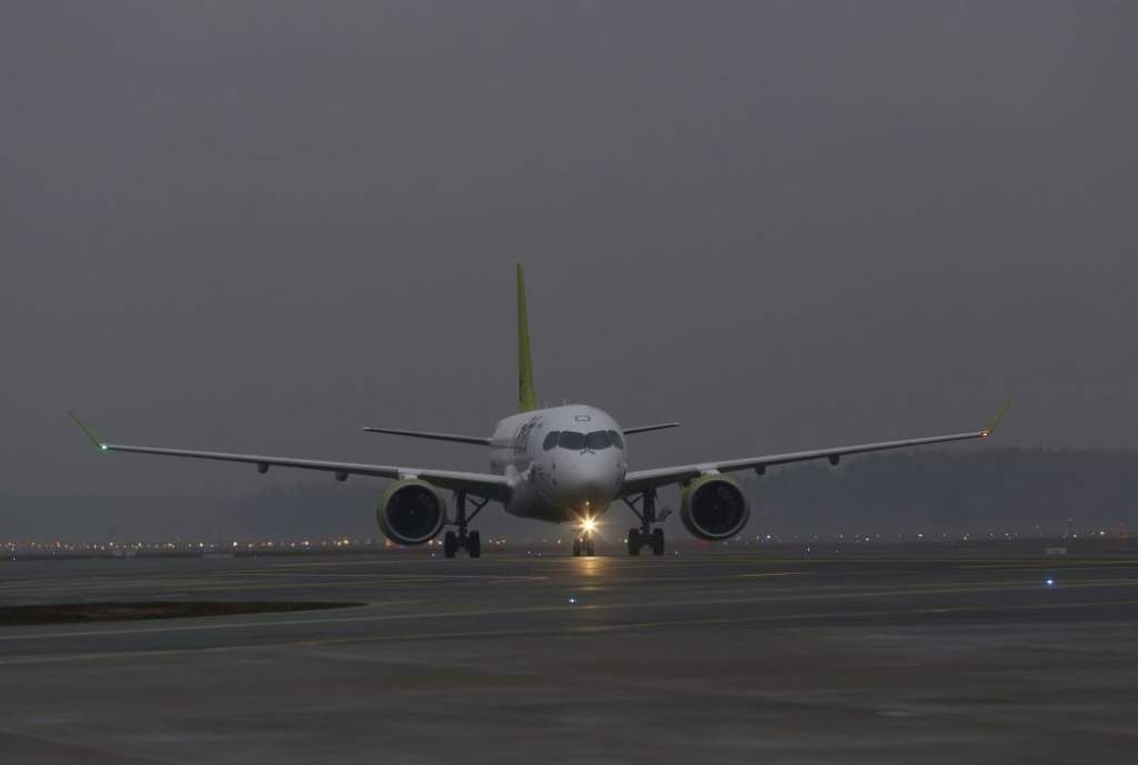 Lidojumi uz Liepāju: Nav izslēgts politisks spiediens uz AirBaltic