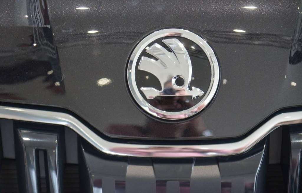 VID vēršas pret Karlo Motors