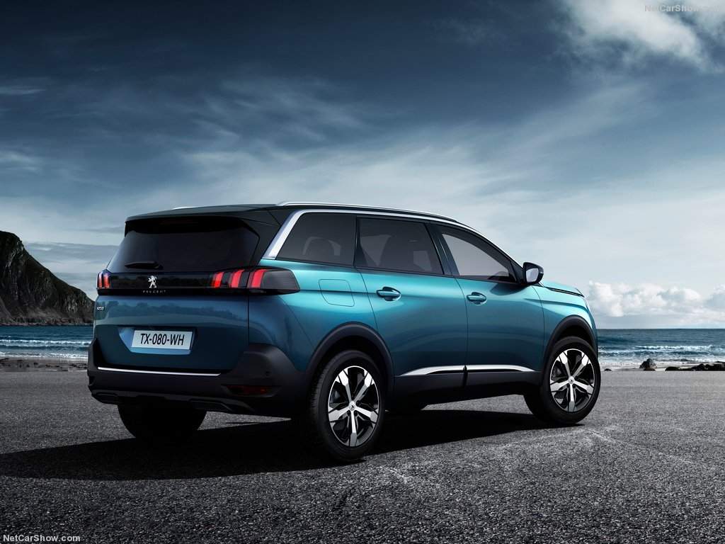 Peugeot 5008 valdzina ar saviem vizuālajiem dotumiem