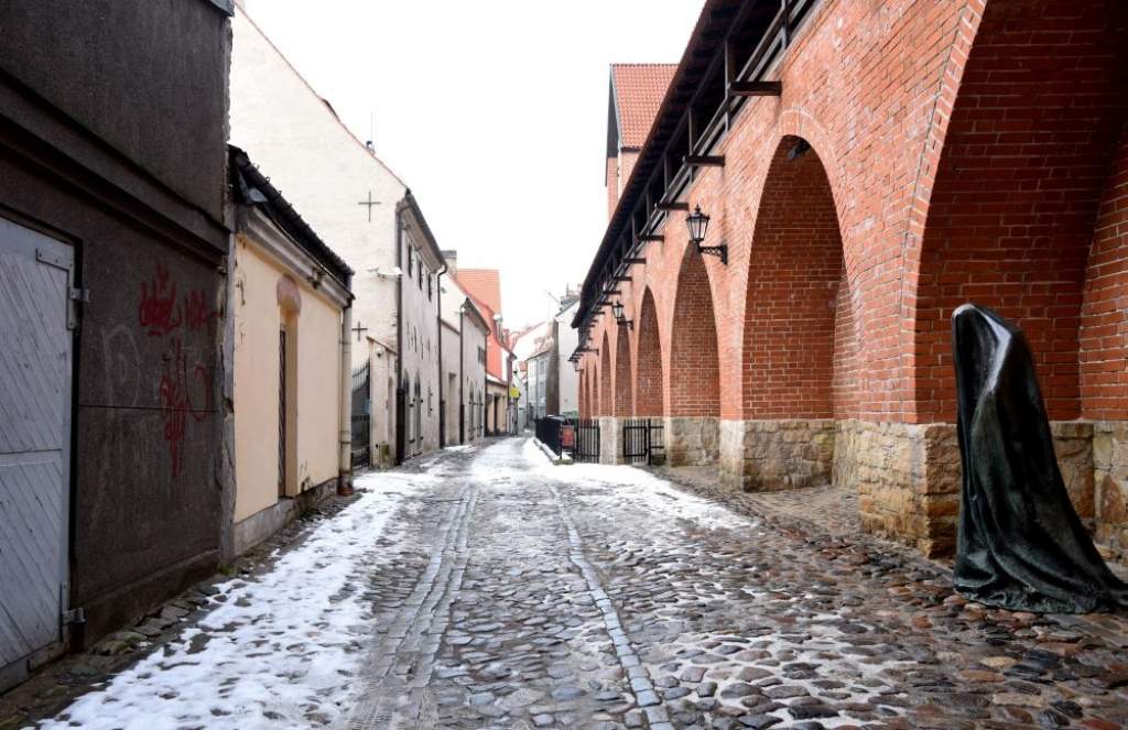 Bizness Trokšņu ielā: Piesaista Zviedru vārti un sargā spoki 