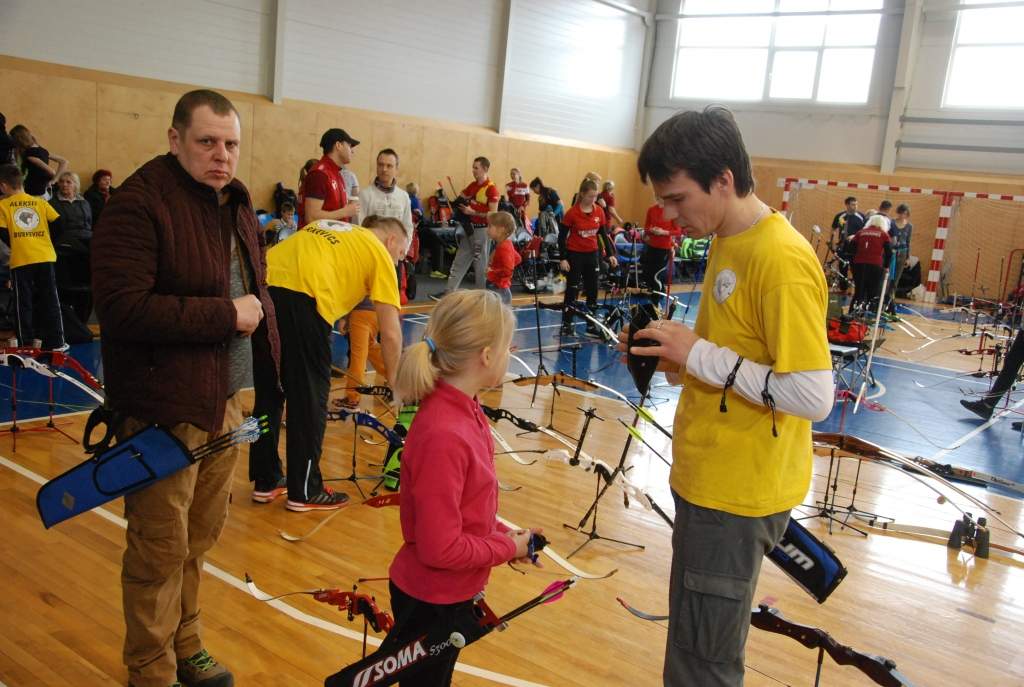 FOTO: Loka šāvēji Grobiņā sacenšas sacensībās "Mani pirmie starti"