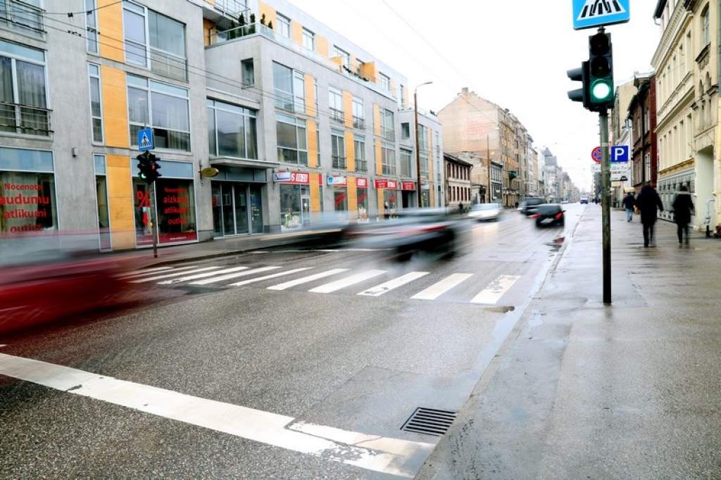 Grib ierobežot asfalta uzlaušanu remontdarbu laikā