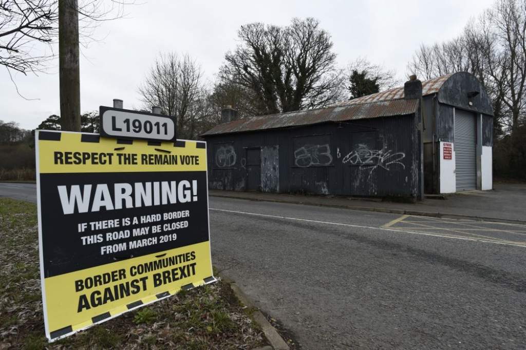 Īri Brexit dēļ brauc apskatīt Latvijas robežu