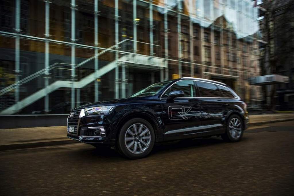 Audi Q7 e-tron Latvijā nebūs lēts pirkums