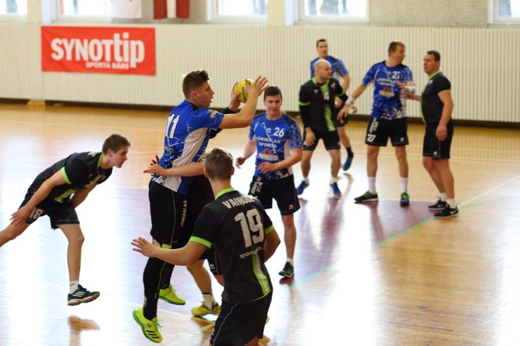 "Vaiņodes" handbolisti piekāpjas "Jūrmalas sportam"