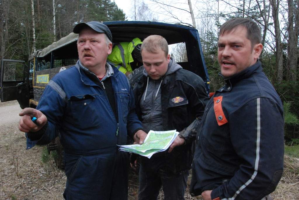 FOTO: Dubļu garša skarbajā 4x4 notikumā "Tebras ekspedīcija 2017"