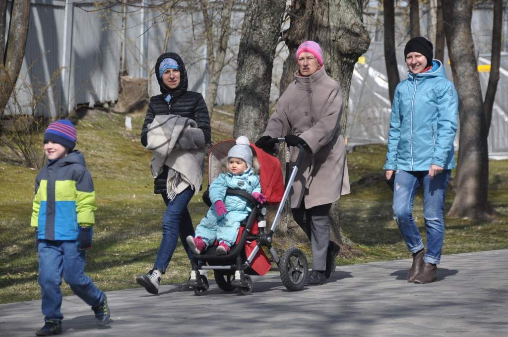 FOTO: Lieldienu svinības Jūrmalas parkā Liepājā