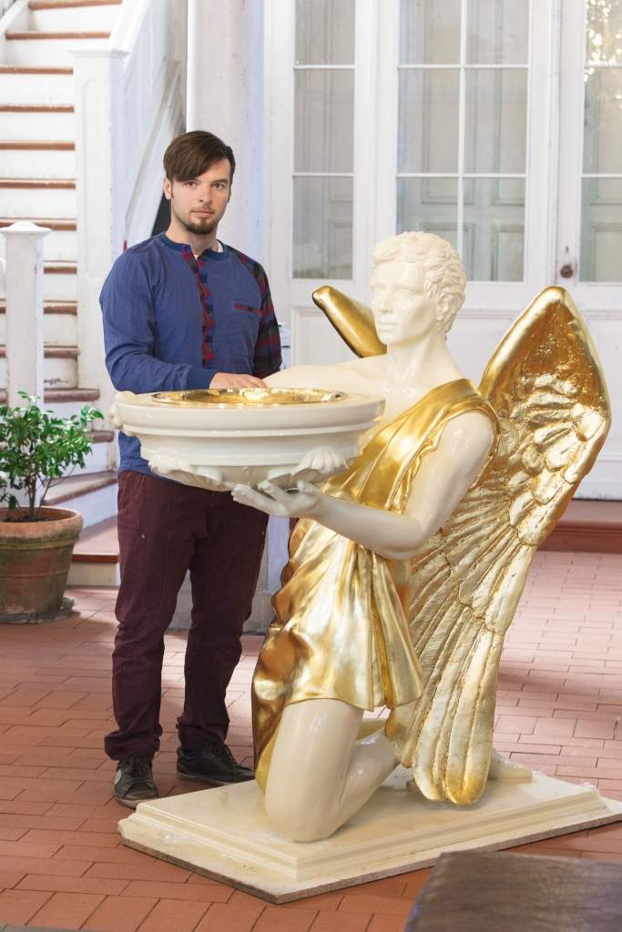 Liepājas Sv. Trīsvienības katedrāle saņēmusi kristāmtrauku