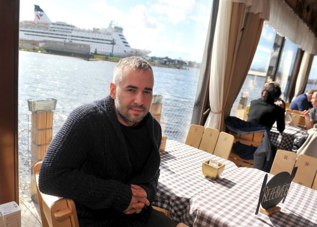 Naples vadītājs: Cilvēki ir atsēdējušies dārgos restorānos pie baltiem, stīviem galdautiem
