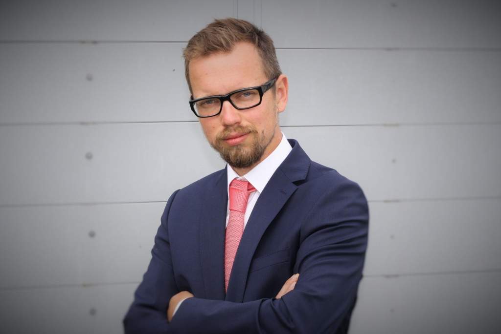 Redakcijas komentārs: Amputēt kāju, nevis ārstēt sāpošo īkšķi