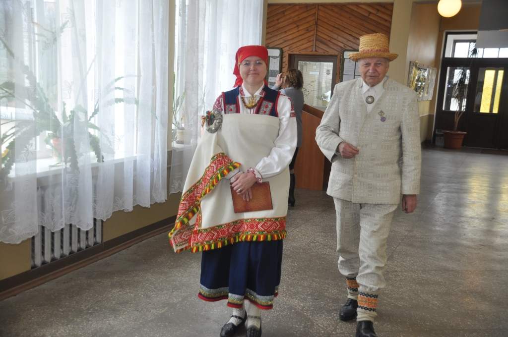 FOTO: Rucavā uzsākta Tautas Saimes grāmatas parakstīšana