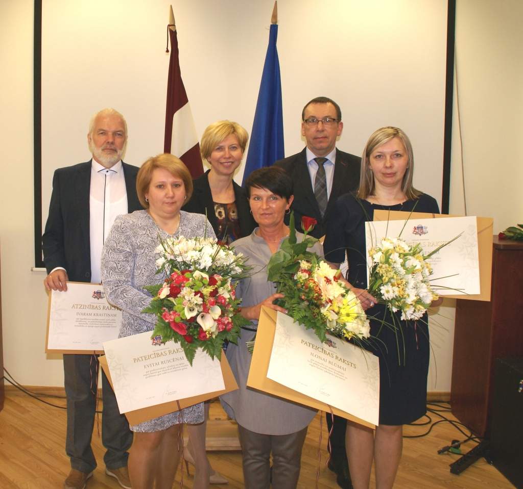 Liepājas mediķi saņem Atzinības un Pateicības rakstus no Veselības ministrijas