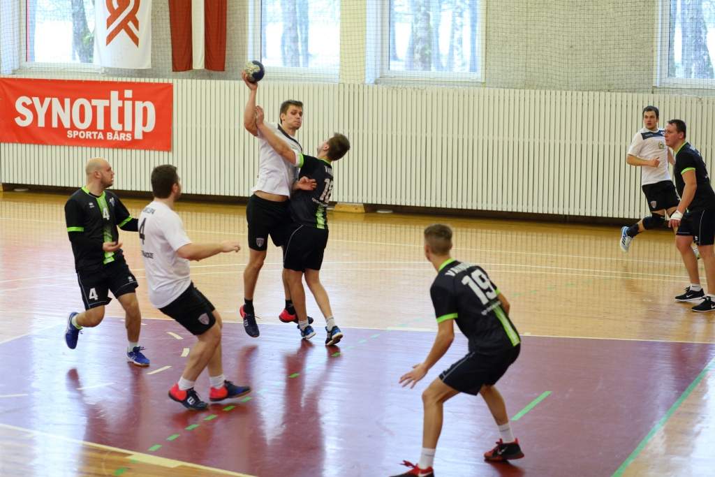 "Vaiņodes" handbolisti virslīgas turnīra par piekto vietu noslēdzošajā spēlē uzvar ASK/LSPA