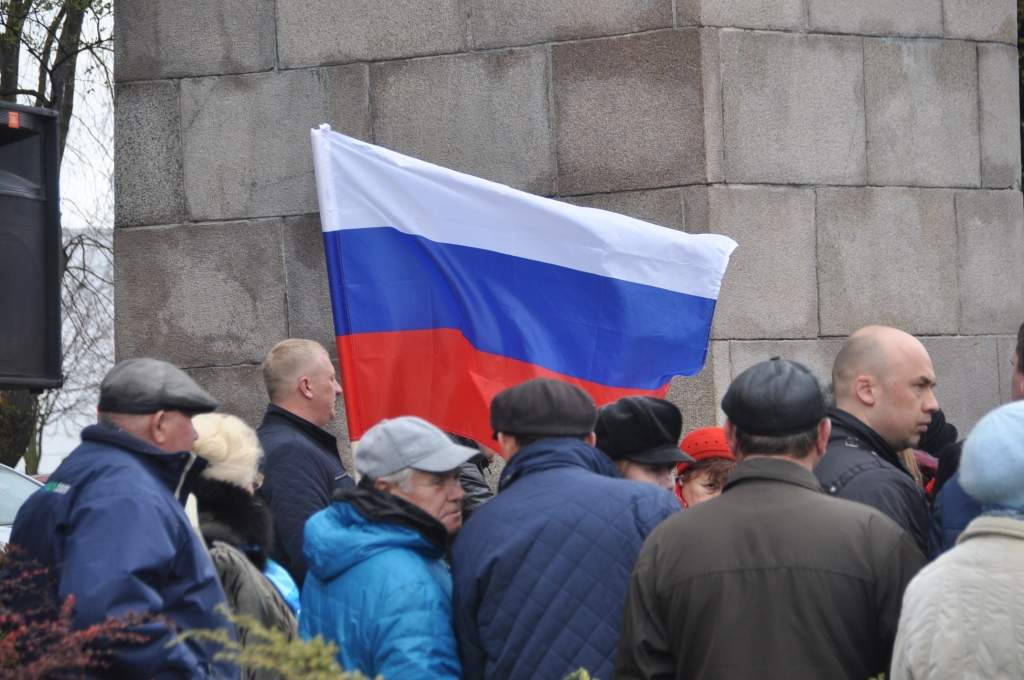 FOTO: Liepājā svin 9. maiju; vakarā sekos uguņošana