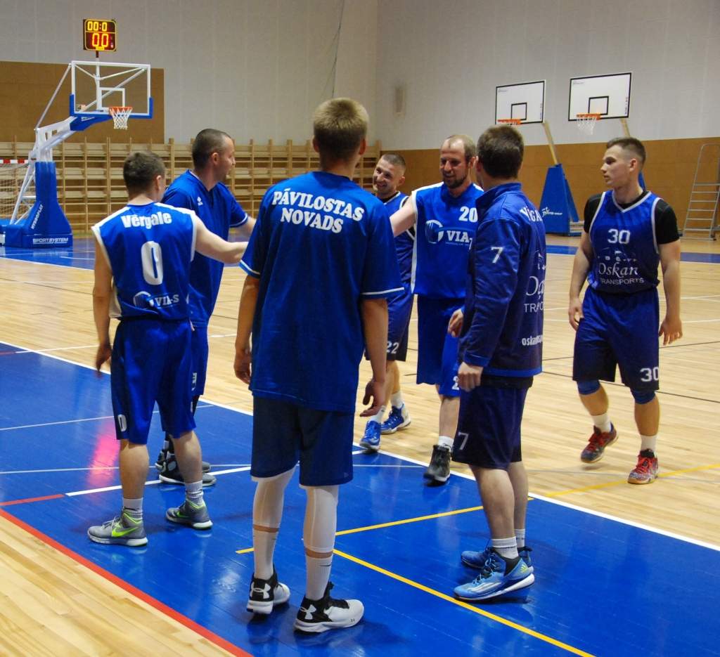 FOTO: "Nīca" kļūst par Lejaskurzemes novadu čempioni basketbolā