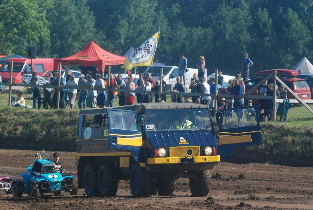 Vecpilī Latvijas čempionātam autokrosā piesakās 58 dalībnieki