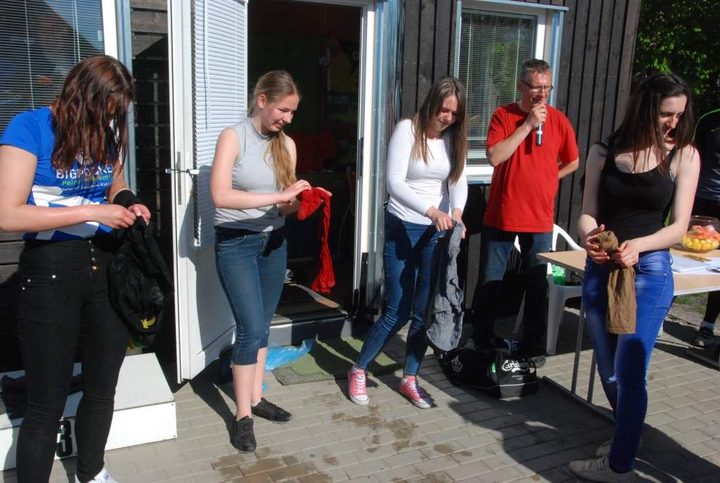 FOTO: Trijos naktī sumina nakts futbola turnīra uzvarētājus