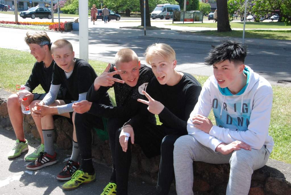 FOTO: Cīnās Liepājas ielu futbola čempionāta pirmajā posmā