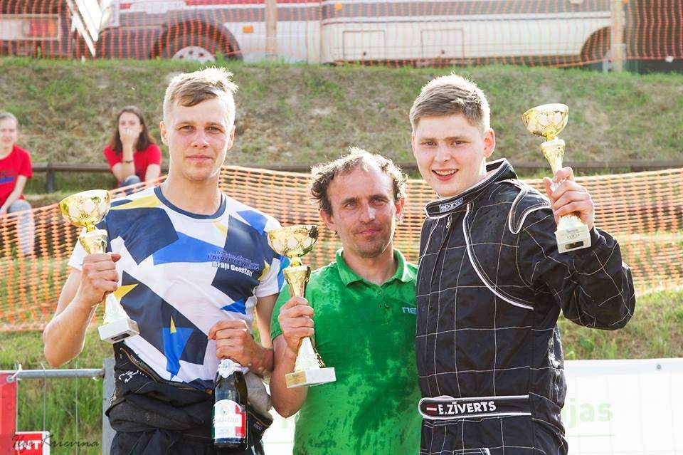 Vinokurovs un Zīverts uz goda pjedestāla autokrosa čempionāta posmā Valmierā