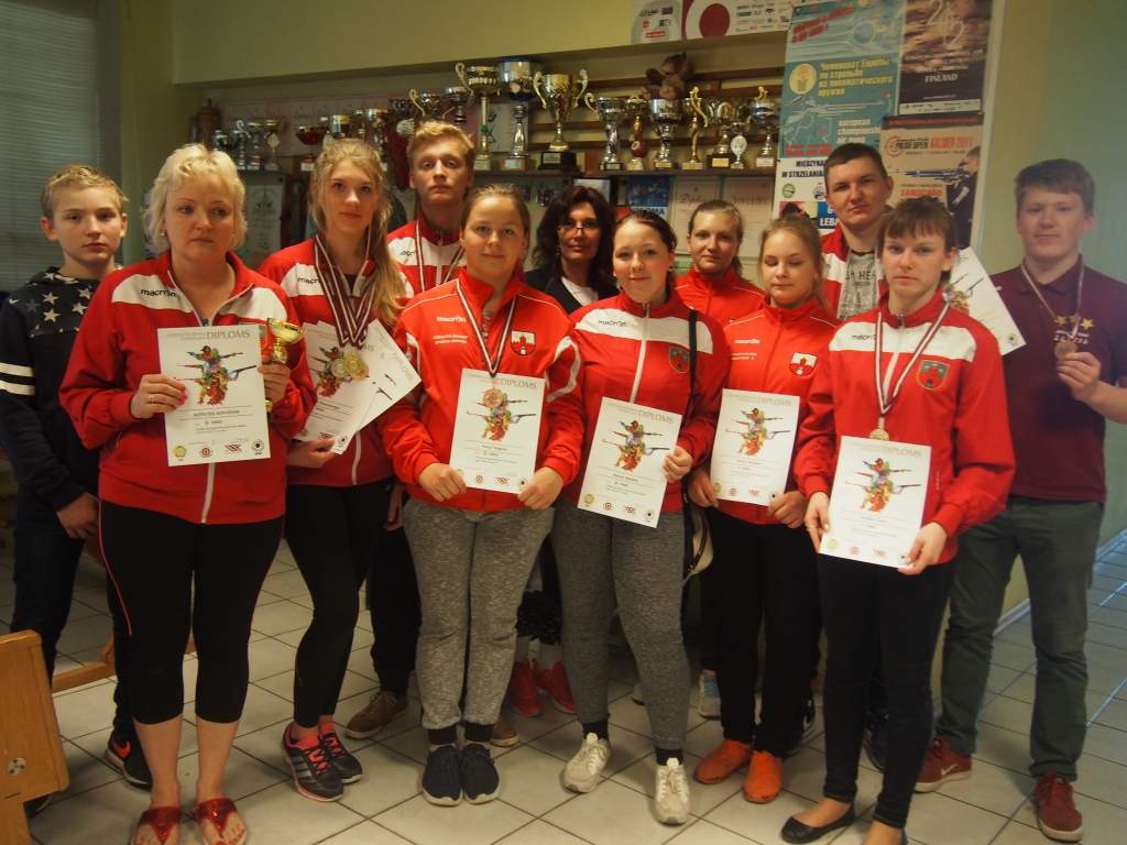 Aizputnieki pārved deviņas medaļas no Latvijas čempionāta ložu šaušanā