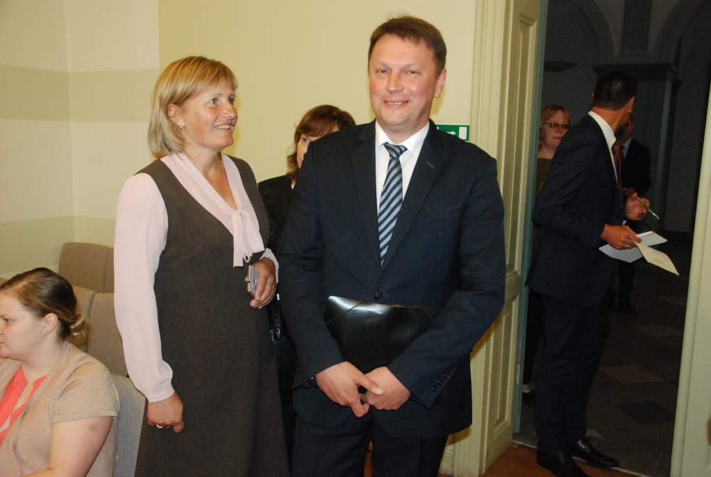 FOTO: Jaunā Liepājas domes sasaukuma balsojums norit bez aizķeršanās; Agešins pilda solījumu būt opozīcijā