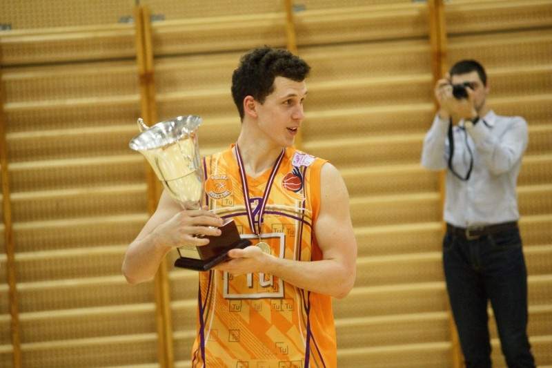 "Lauvas" papildina sastāvu ar Arni Ati